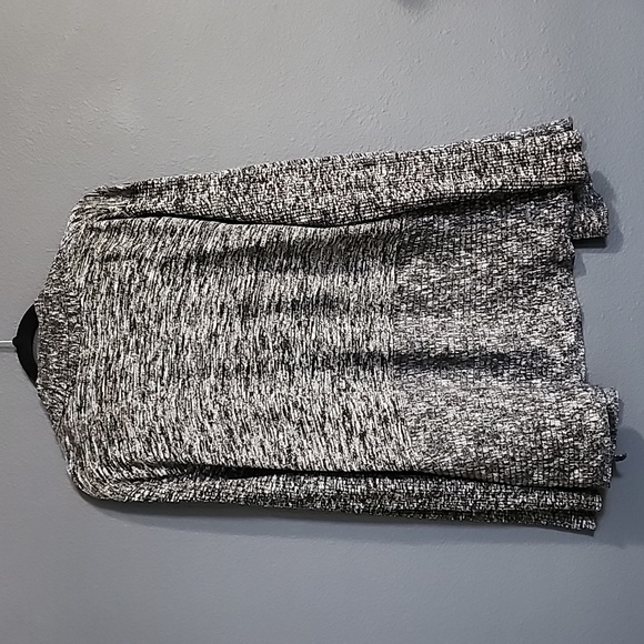 89th & Madison Cardigan - Picture 5 of 5